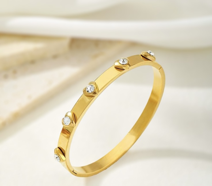 Heart Zircon Bangle