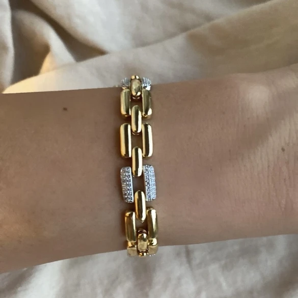 Glamour Link Bracelet