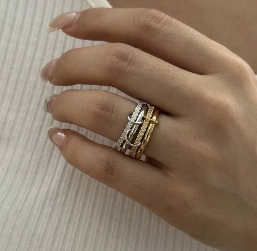 Four Lines Ring